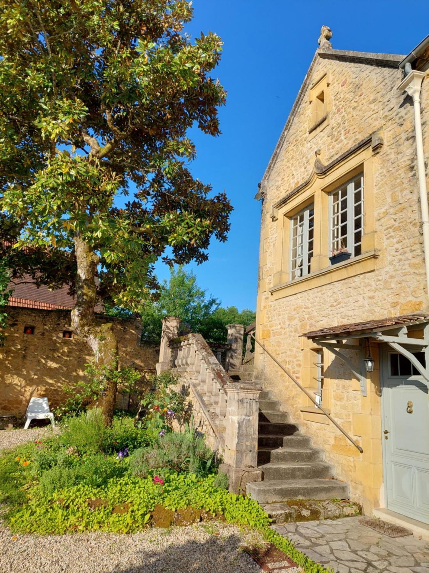 Rue Du Chateau Lalinde Екстер'єр фото